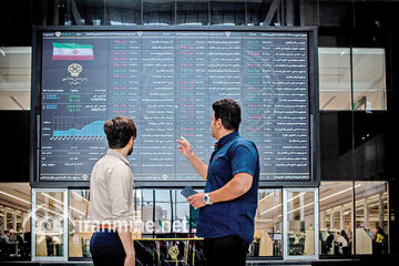 گزارش بازار سرمایه امروز ۱۵ دی ۱۴۰۴/بورس پرواز کرد | ایران ماین